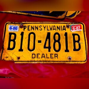Pennsylvania Vintage 1986-87 Dealer License Plate. B10-481B